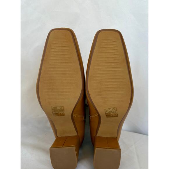 Journee Collection Women's Haylinn Block Heel Dress Booties Boots Size 9 Tan NWT - Picture 5 of 5